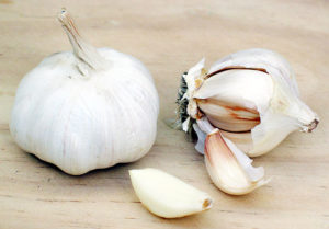 Fast way to boost immune system using garlic